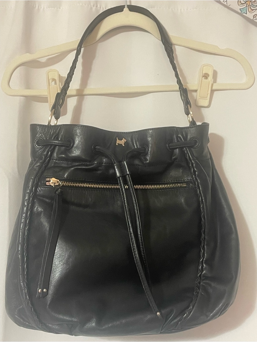 RADLEY LONDON Black Leather Drawstring Shoulder Bag with Gold Hardware